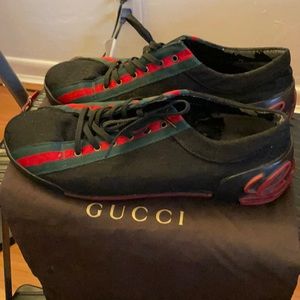 Gucci shoes size 10 blk